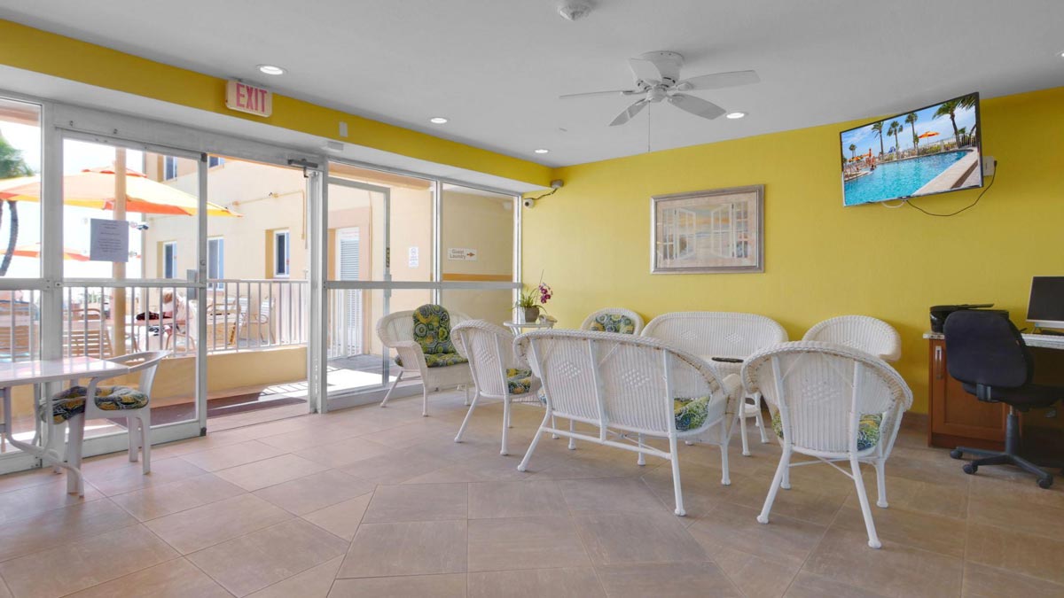 Page Terrace Beachfront Hotel — photo 8 of 48